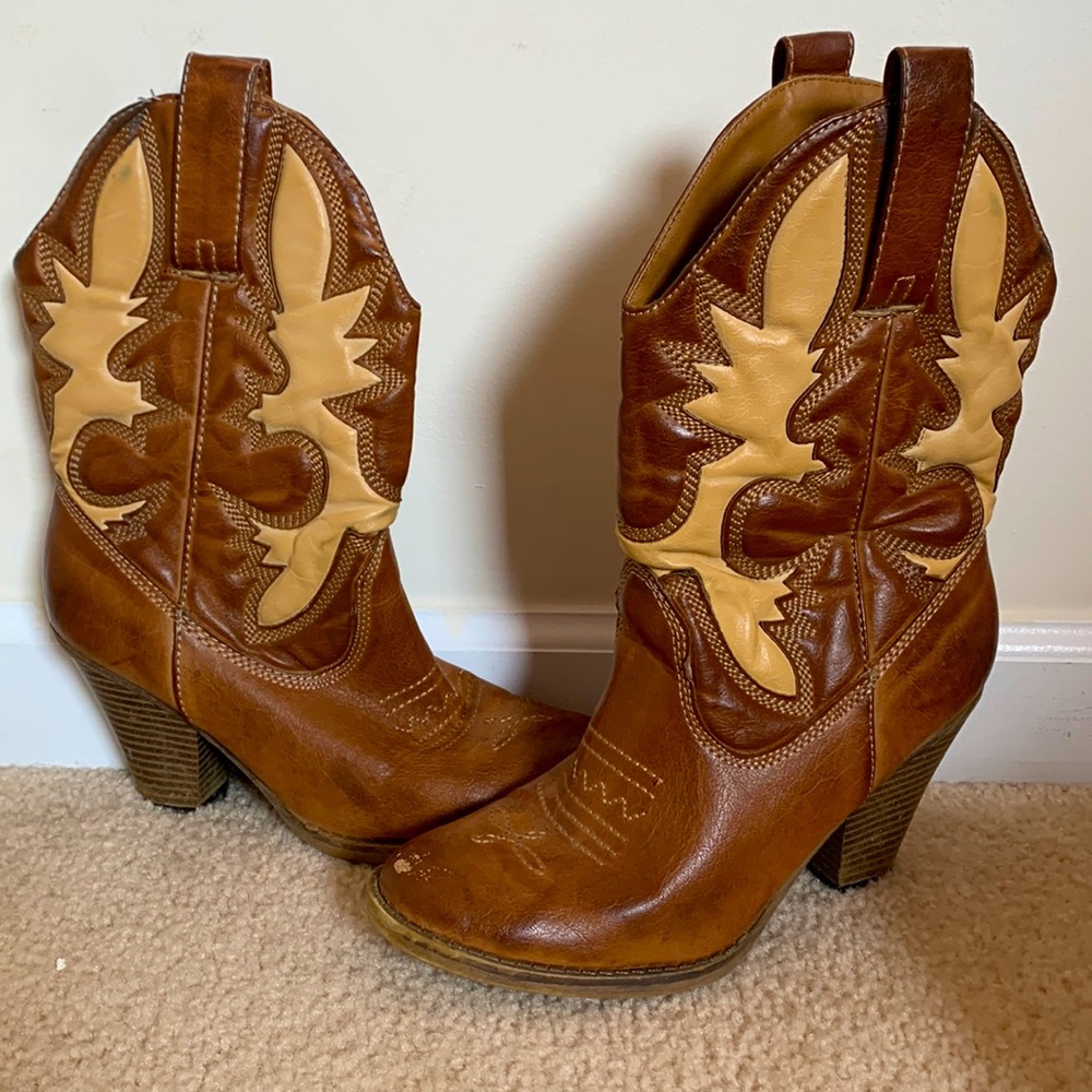 Laurene Shoes | Color: Brown/Tan | Size: 5.5 |